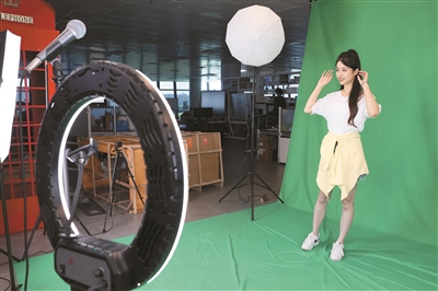 数字人主播“上岗”了，形象逼真，失误为零！